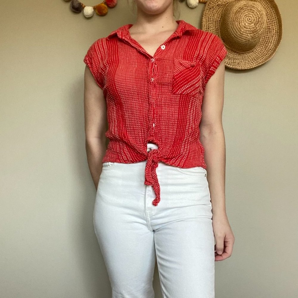 💖 3 for $35 Francesca's | Harper Heritage Red White Front Tie Button Up Top